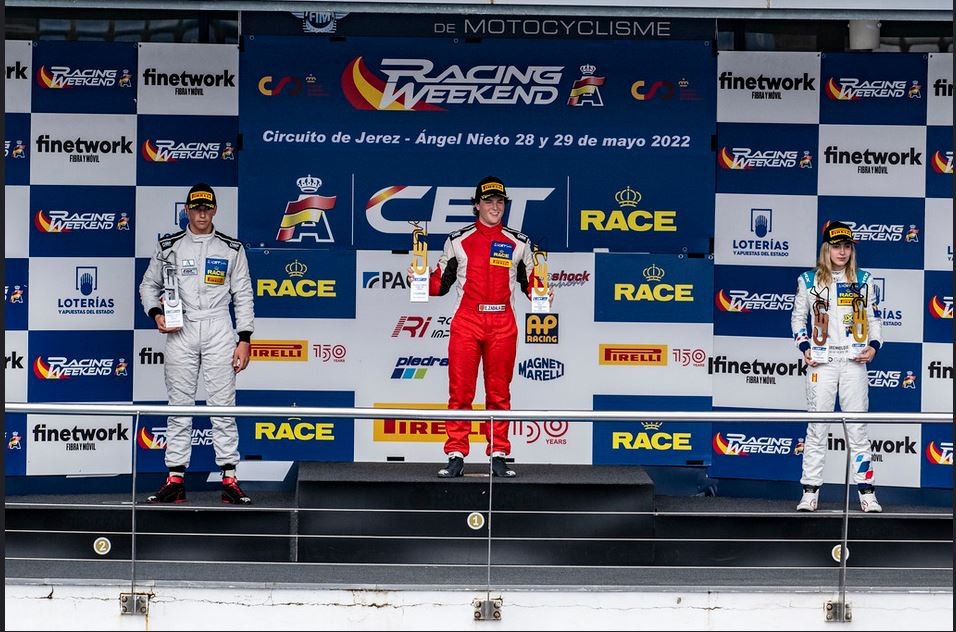 Tres victorias de Erik Zabala en Jerez le a&uacute;pan al liderato del Campeonato de Espa&ntilde;a de Turismos